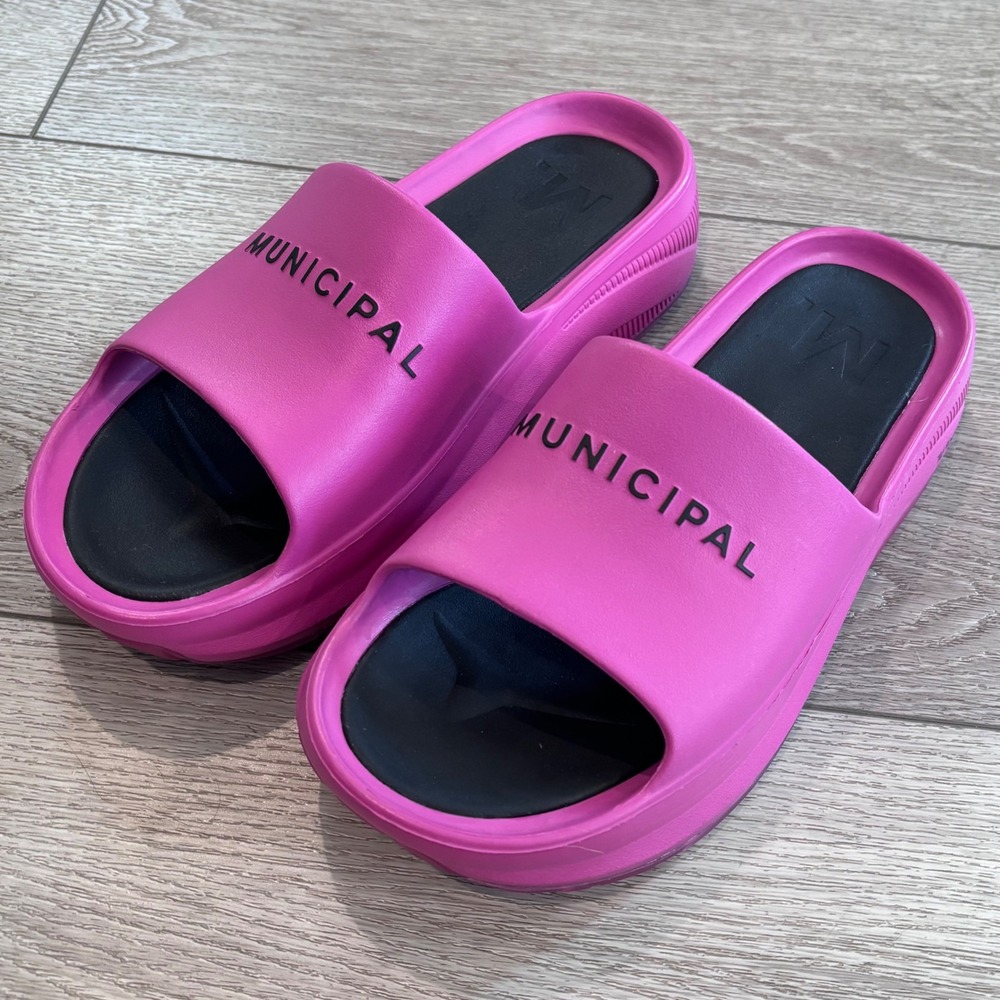 Municipal Podium Slides Mens 9 Magenta M.FLOAT Recovery Sandals Athletic Casual